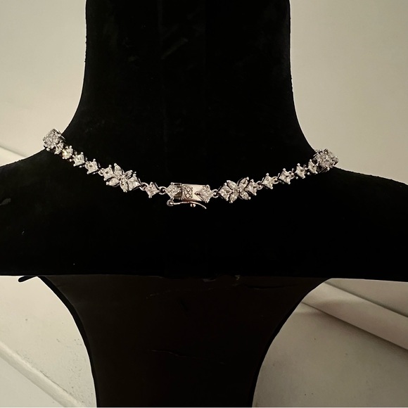 NEW Diamonique Tiffany Elegant Silver Necklace - Picture 4 of 4